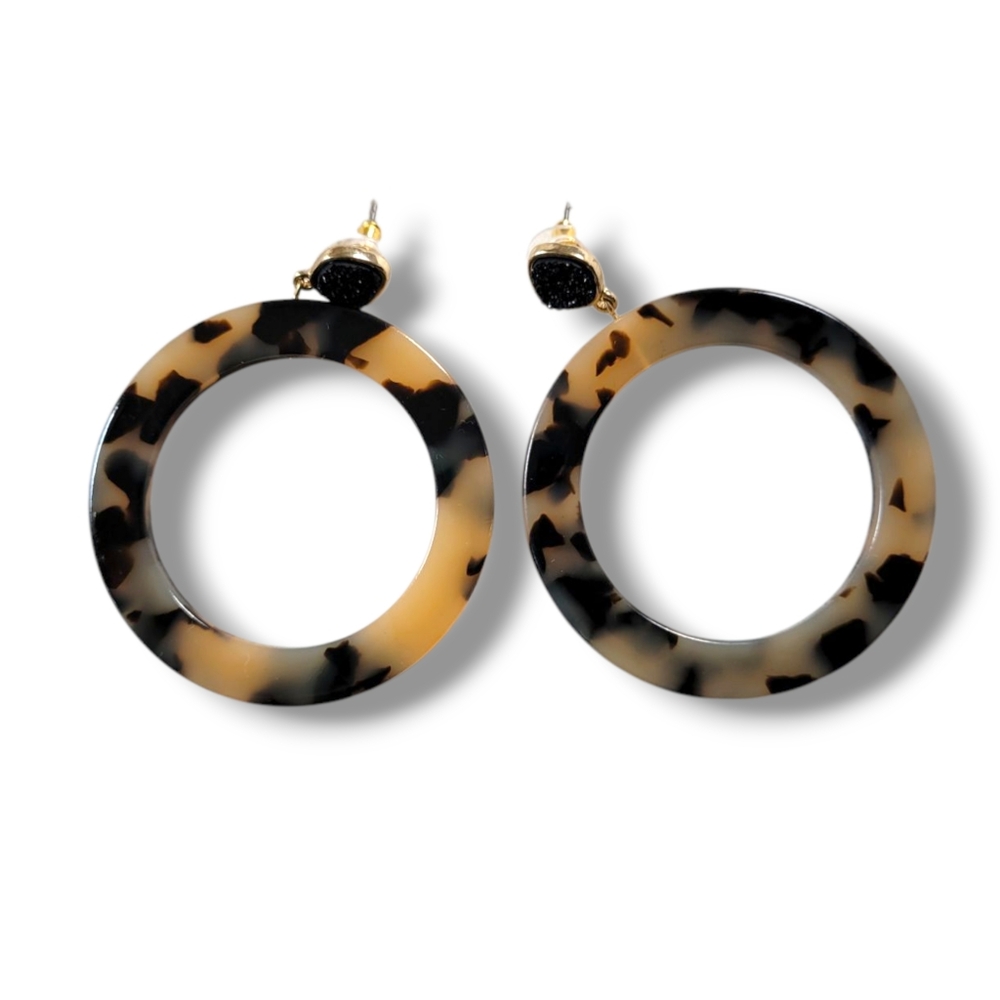 Sugarfix by BaubleBar | NWOT Elegant Blonde Tortoiseshell Hoop Earrings - Picture 3 of 6